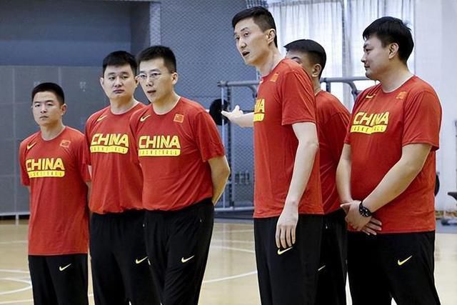 公交车强摁做开腿呻吟h动漫视