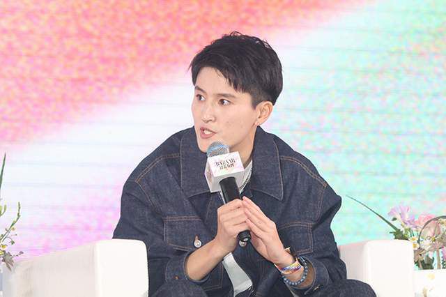 久久伊人精品青青草原2021